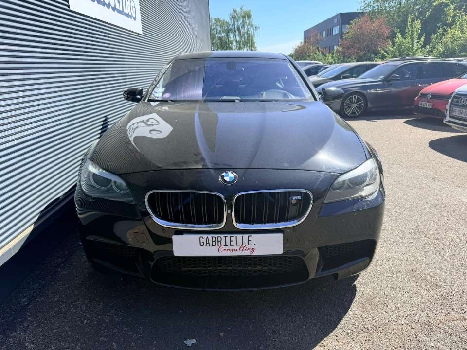Location BMW M5 F10  (A venir) Bordeaux — Rollz Conciergerie