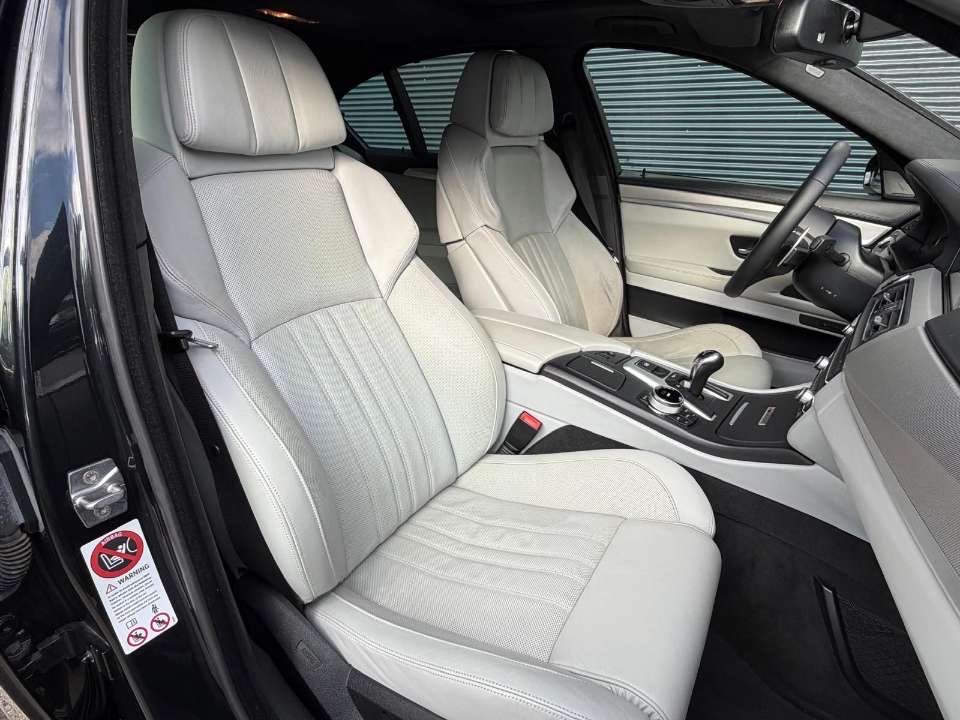 Location BMW M5 F10  (A venir) Bordeaux — Rollz Conciergerie