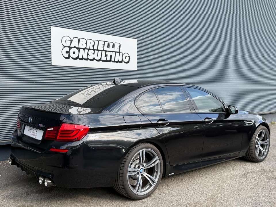 Location BMW M5 F10  (A venir) Bordeaux — Rollz Conciergerie